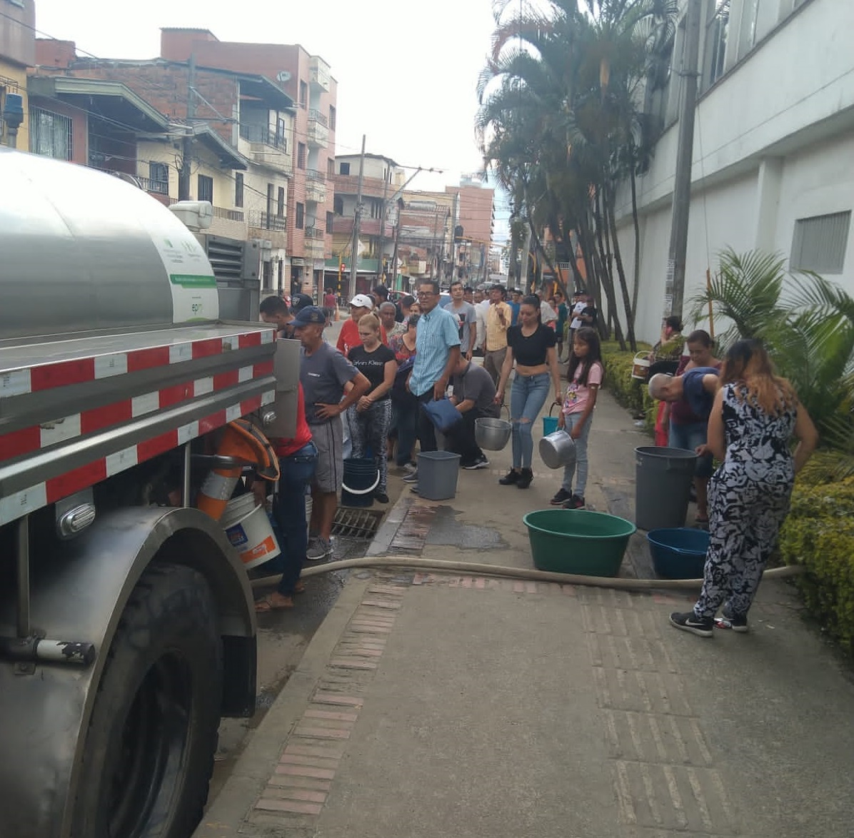 Por daño en una tubería, cerca de 50 mil familias de Itagüí se quedaron sin agua