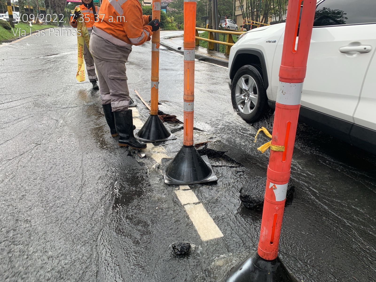 Por fuga de agua hay cierre parcial en la Avenida Las Palmas