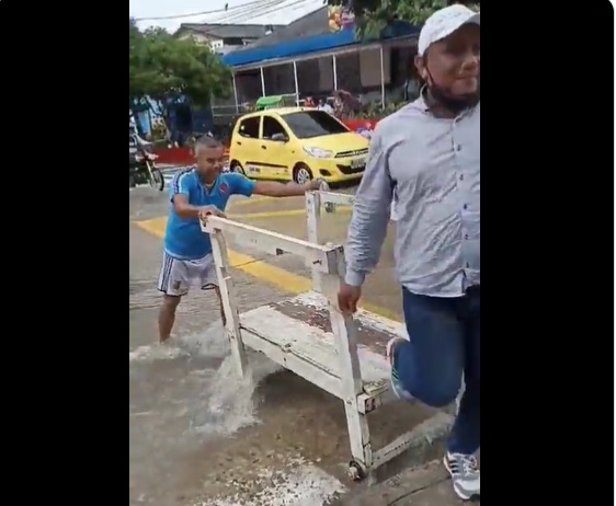 [VIDEO]: ¡Muy recursivo! Así se inventó un hombre un nuevo sistema de transporte en Barranquilla