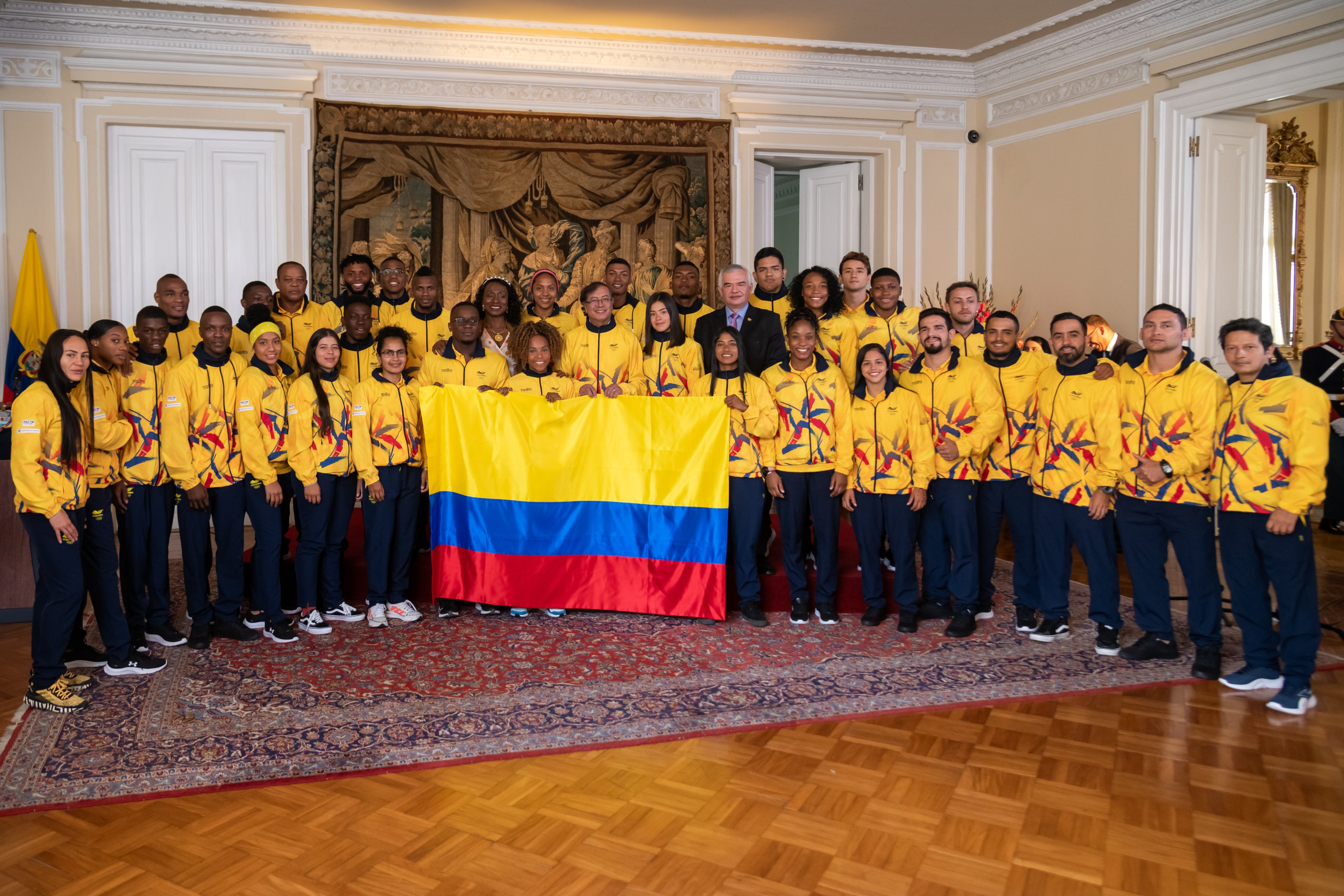 Delegación Colombiana recibió el Pabellón Nacional que defenderá en Asunción 2022
