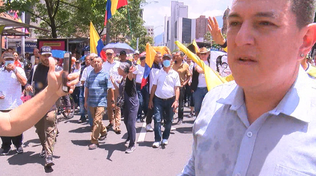 Agreden a equipo periodístico de Telemedellín durante manifestaciones de este lunes