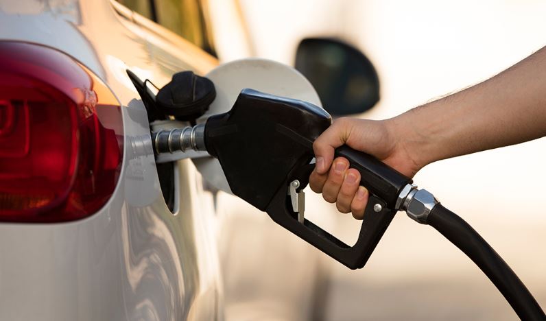 Gasolina tendrá aumento cercano a los $400 en octubre: Minhacienda