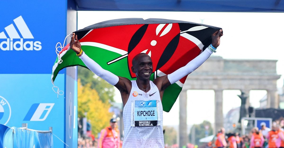 Kipchoge batió su propio récord mundial en maratón