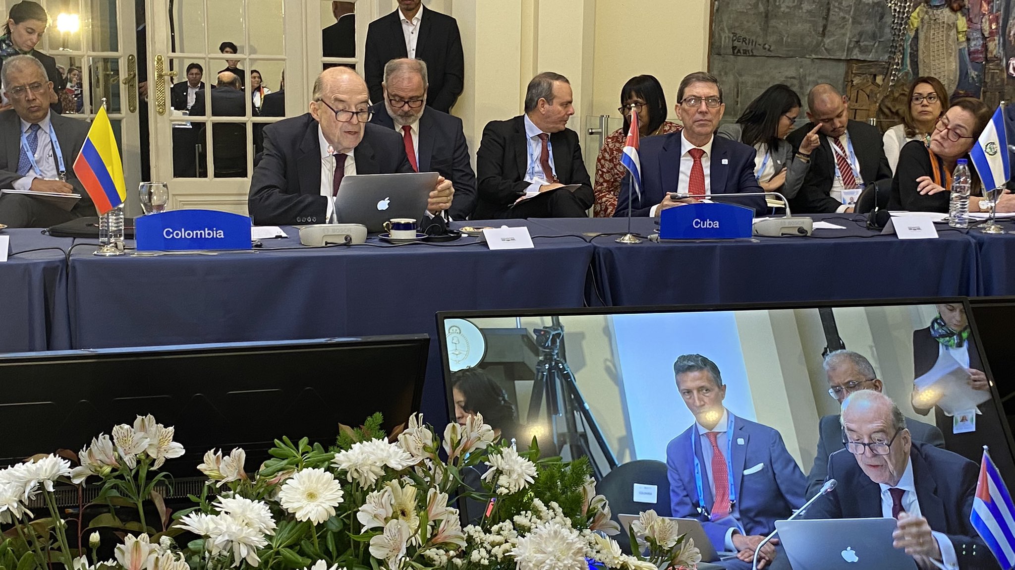 Chile y España acompañarán proceso de paz con el ELN