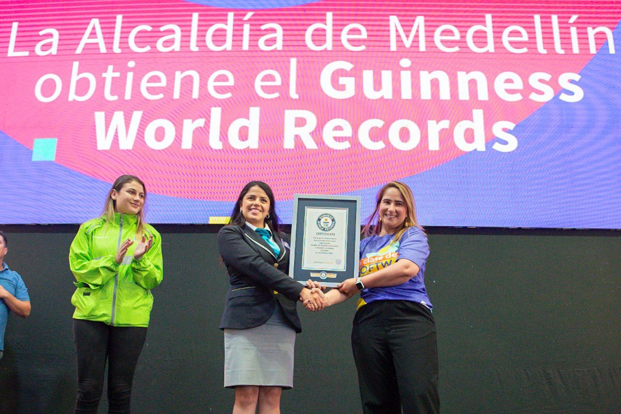 3.119 estudiantes de Medellín batieron un récord mundial Guinness