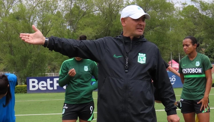 El entrenador Diego Bedoya hace el análisis previo al partido de Colombia Sub-17