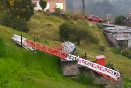 Una torre caída y varios sectores inundados provocaron lluvias de los últimos días