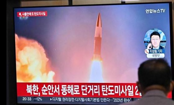 Corea del Norte lanza misil balístico sobre Japón