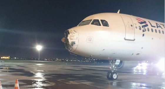 (Video) Aterrador vuelo en medio de una tormenta en Paraguay