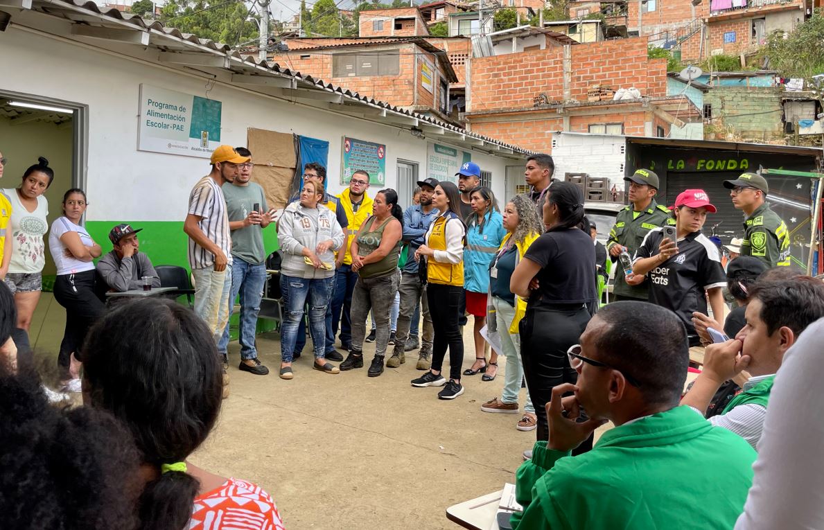 Alcaldía de Medellín trasladó oferta institucional a Villa Hermosa para atender afectados por las lluvias