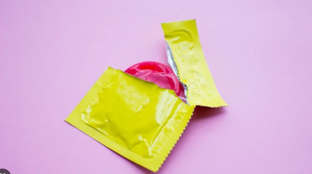 Quitarse el condón sin consentimiento será delito en Colombia