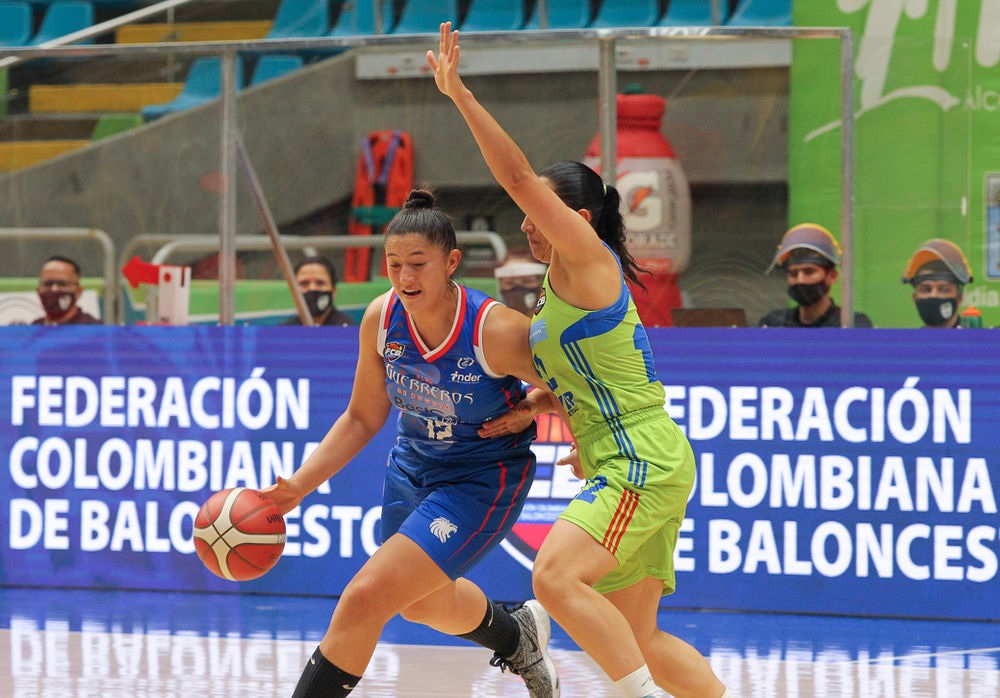 Superliga de baloncesto femenino comienza en el Iván de Bedout