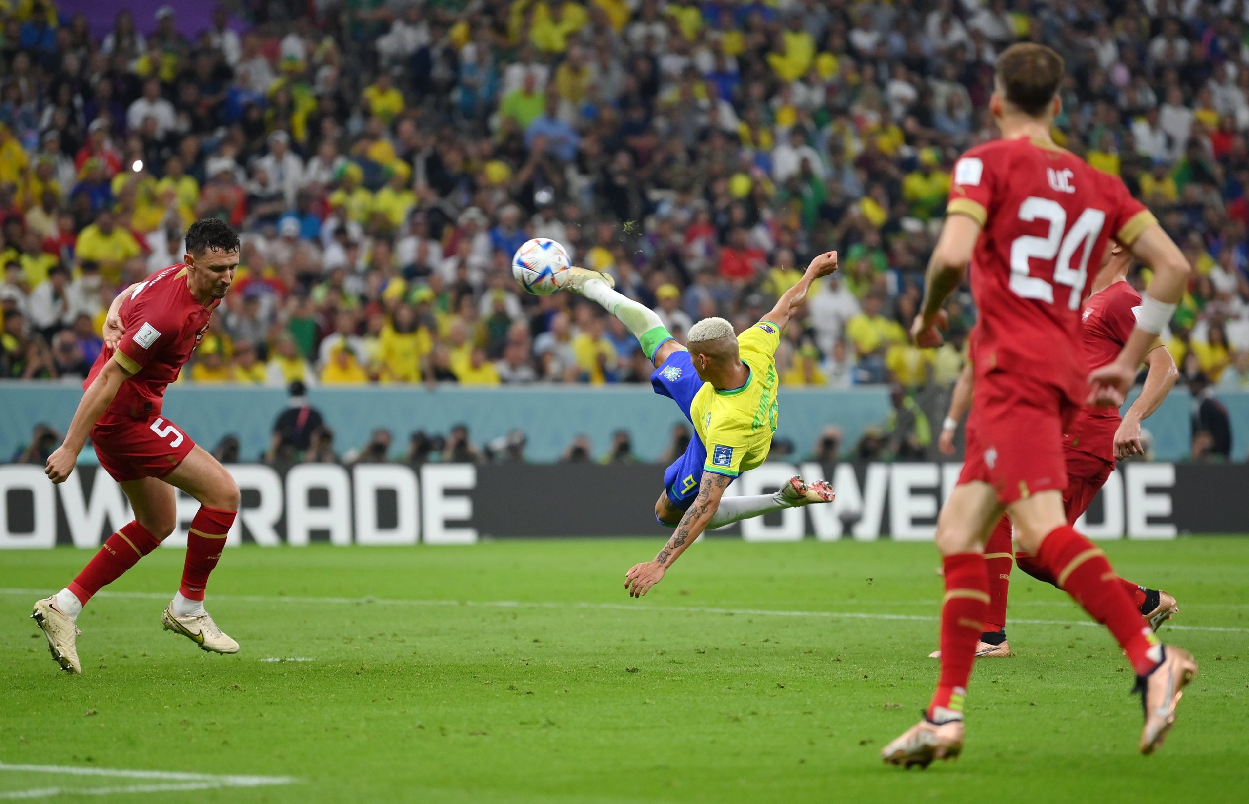 Apareció el “jogo bonito” y Brasil no defraudó