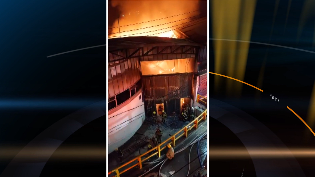 Incendio consumió bodega de almacenaje de telas en La Estrella