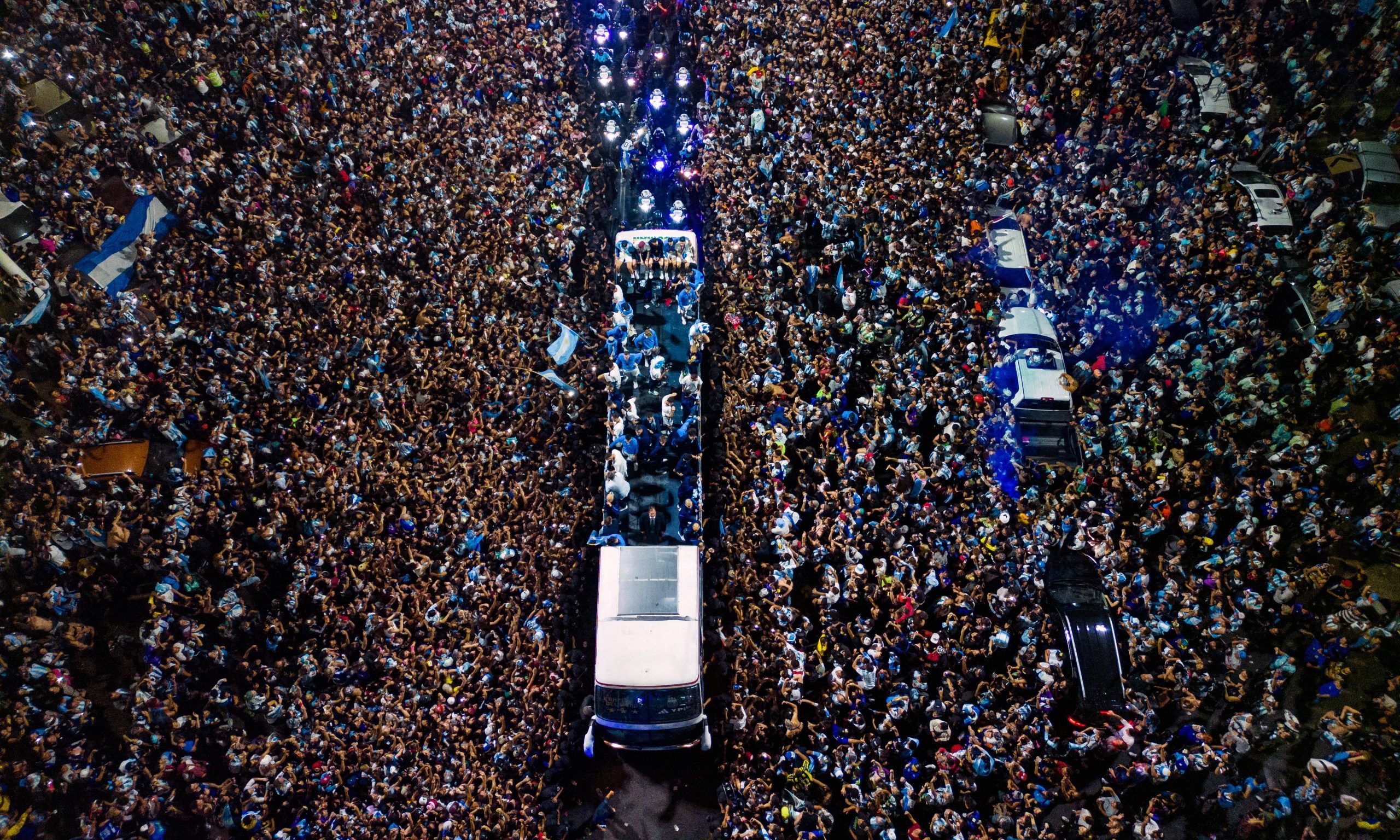 La selección Argentina llegó a su tierra, así celebra el país entero