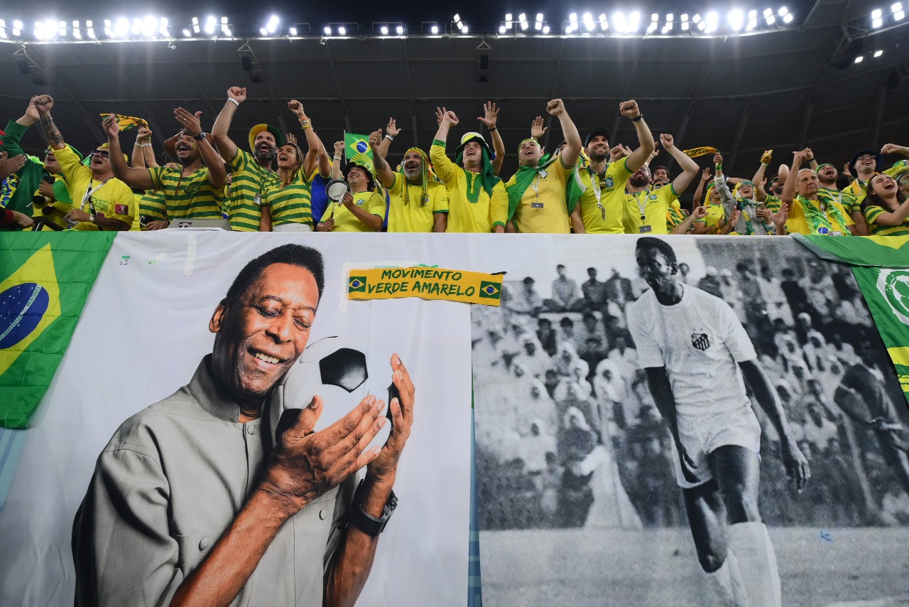 Pelé: hinchas brasileños le envían fortaleza desde Catar