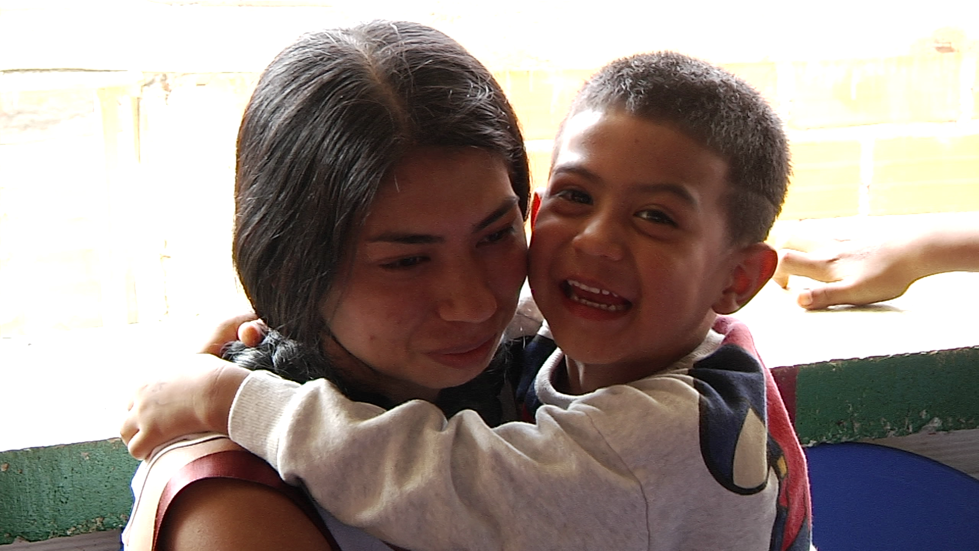 Thiago, el niño que perdió sus juguetes en una emergencia recibió su traído de Navidad anticipado