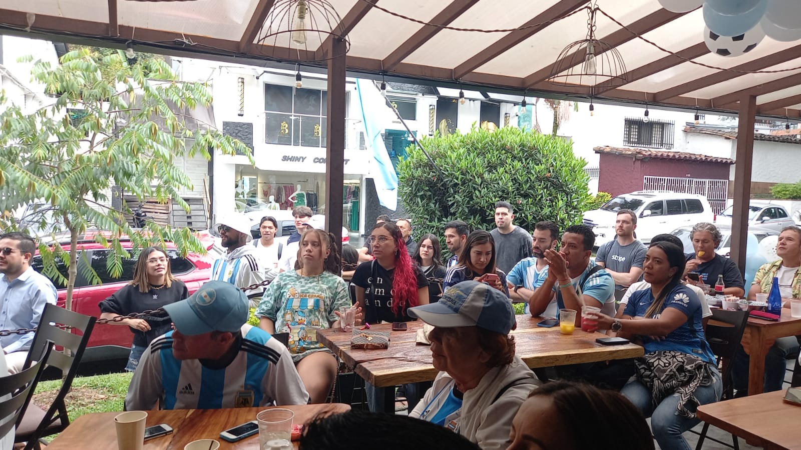 ¿Cómo vivieron los hinchas de Argentina la final en Medellín?