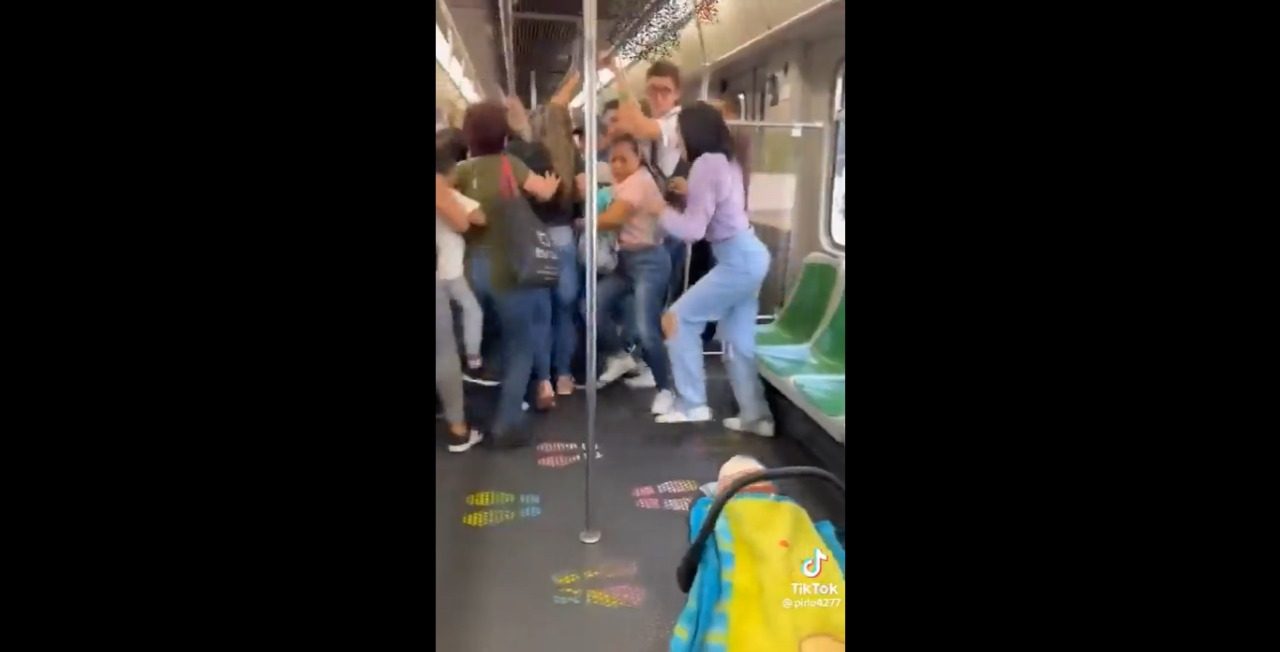 Influenciadores que generaron pánico en el Metro recibieron comparendo