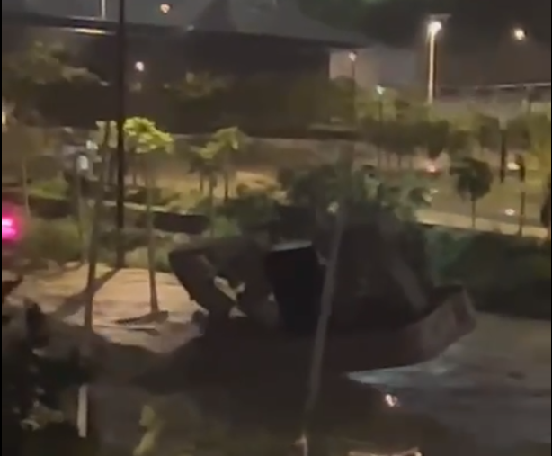 [Video] Creciente del río Medellín arrastró algunos de los alumbrados