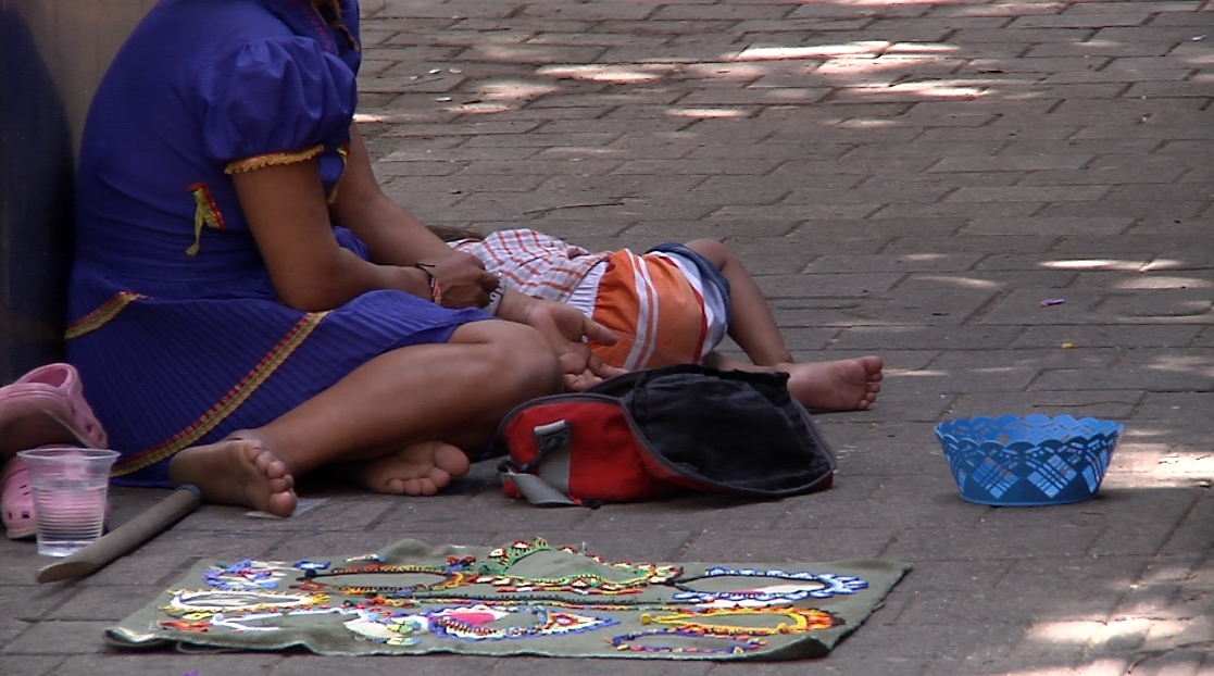 Autoridades buscan contrarrestar el trabajo infantil indígena en Medellín