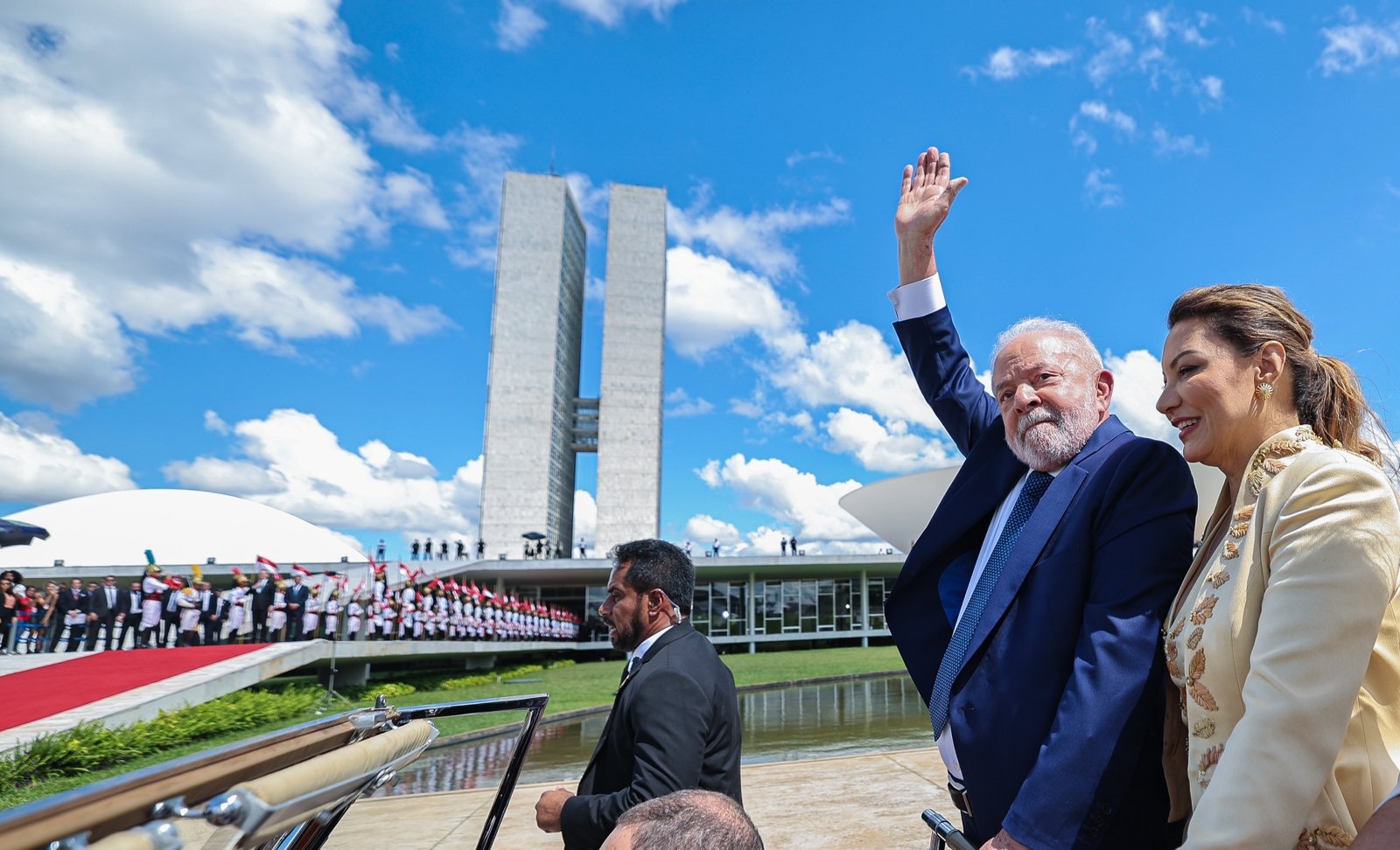 Ante desigualdad en Brasil, el salario de Lula escandaliza