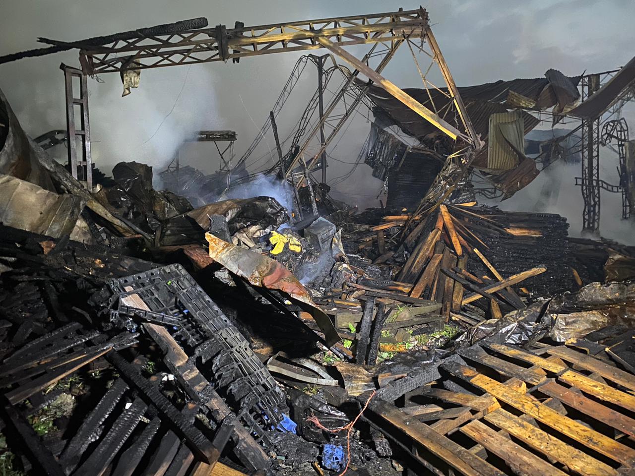 Fotos y videos: Bomberos controlaron gigantesco incendio en Envigado, este es el reporte