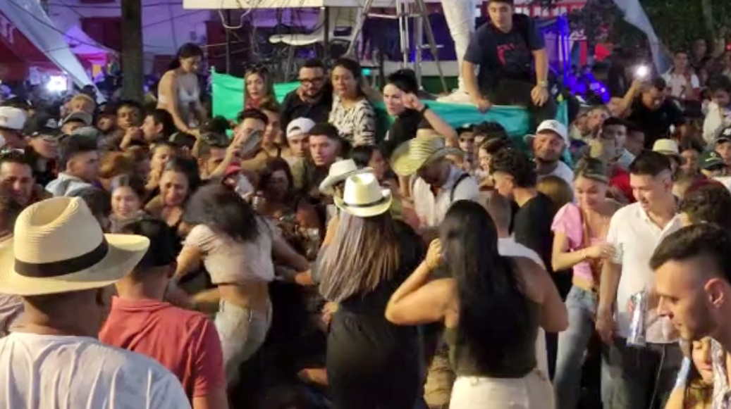 Batalla campal durante concierto de 'El Charrito Negro' empañó fiestas de Cocorná