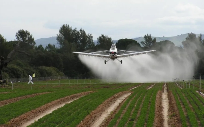 Aviones con los que se fumigaba con glifosato serán usados para controlar incendios