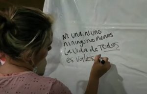En Villa Hermosa realizaron velatón rechazando feminicidios 
