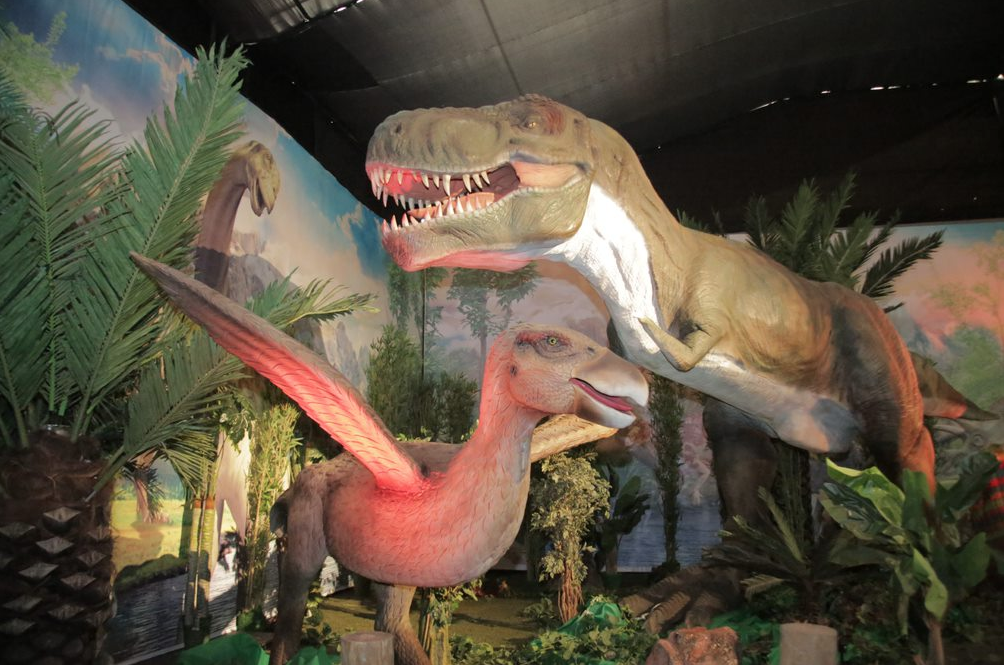 Dinosaurios y Dragones llegaron a encantar en Medellín 