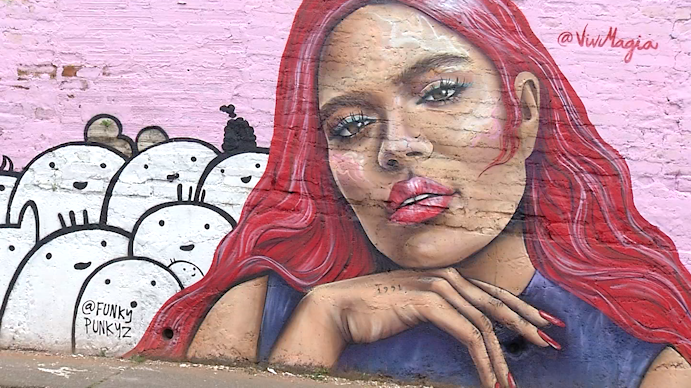 El rostro de Karol G sorprende en un nuevo mural en Medellín