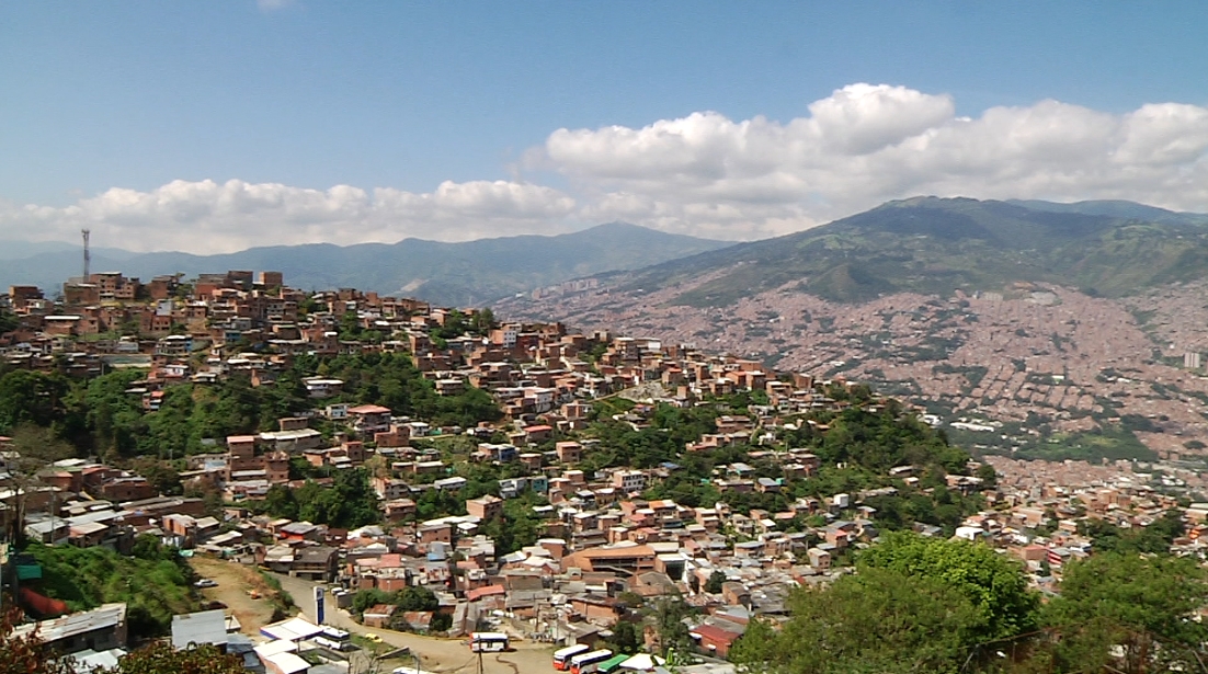 Gobierno y bandas criminales de Medellín se acercan a la fase de diálogos