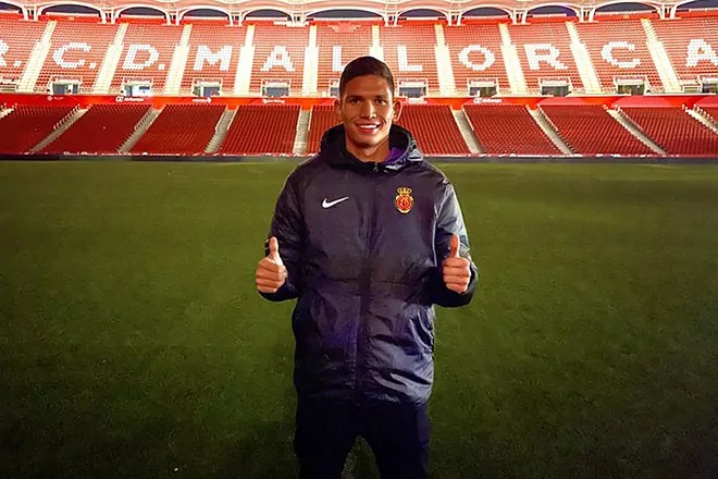 Daniel Luna fue presentado como nuevo jugador de Mallorca