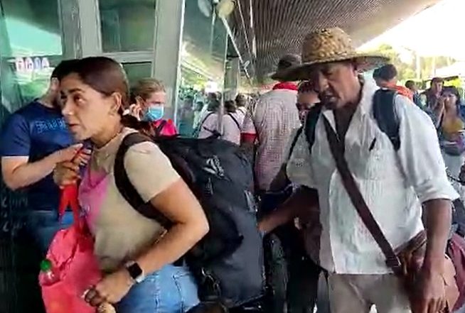 A los pasajeros de Viva no los están dejando entrar al aeropuerto de Cartagena