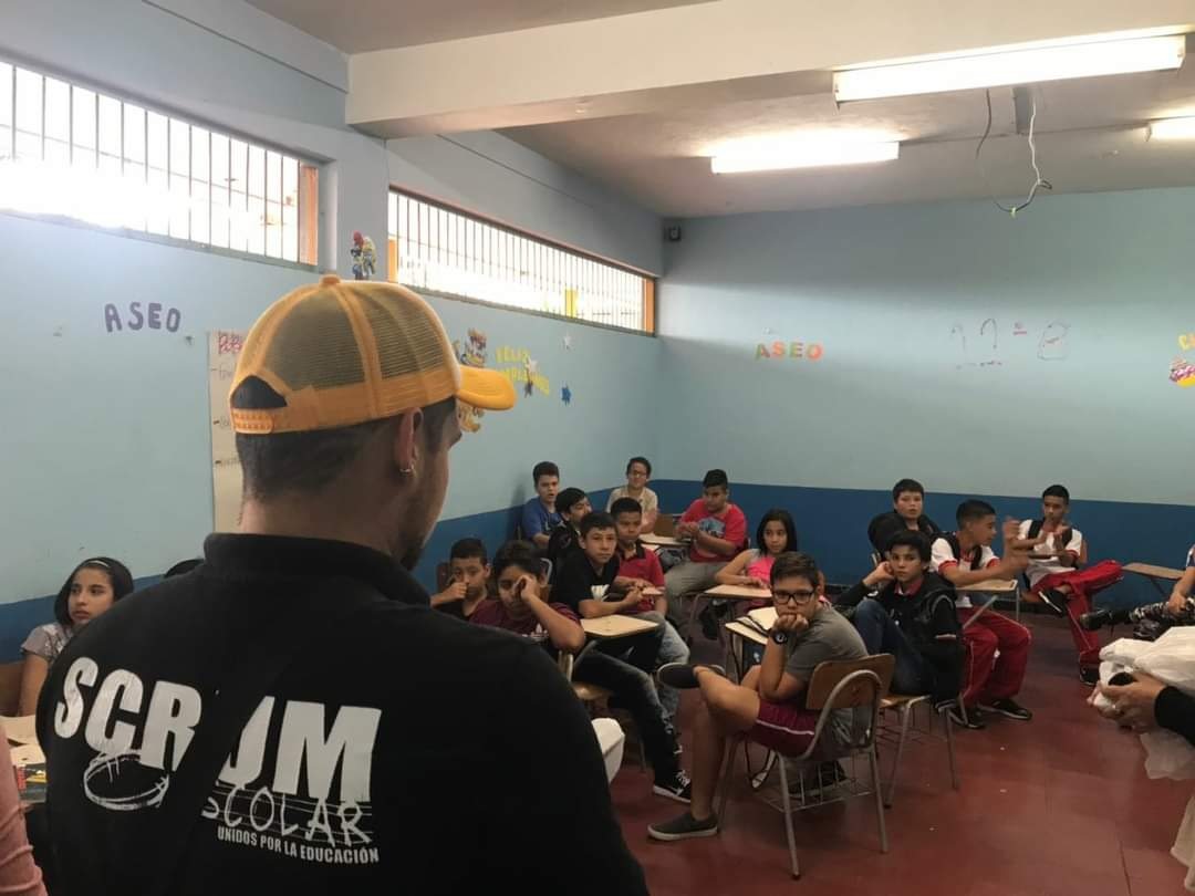 Scrum Rugby Escolar 2023 por los niños de la Comuna 15 de Medellín