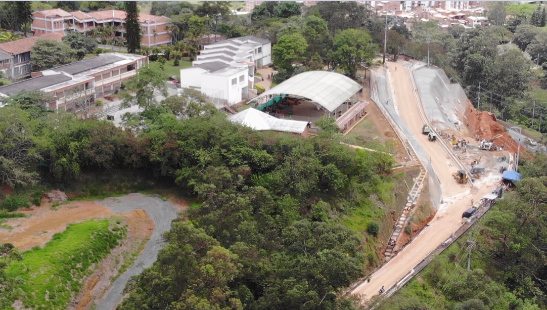 ¡Por fin! Escuela de Copacabana, afectada por talud, reabre sus puertas