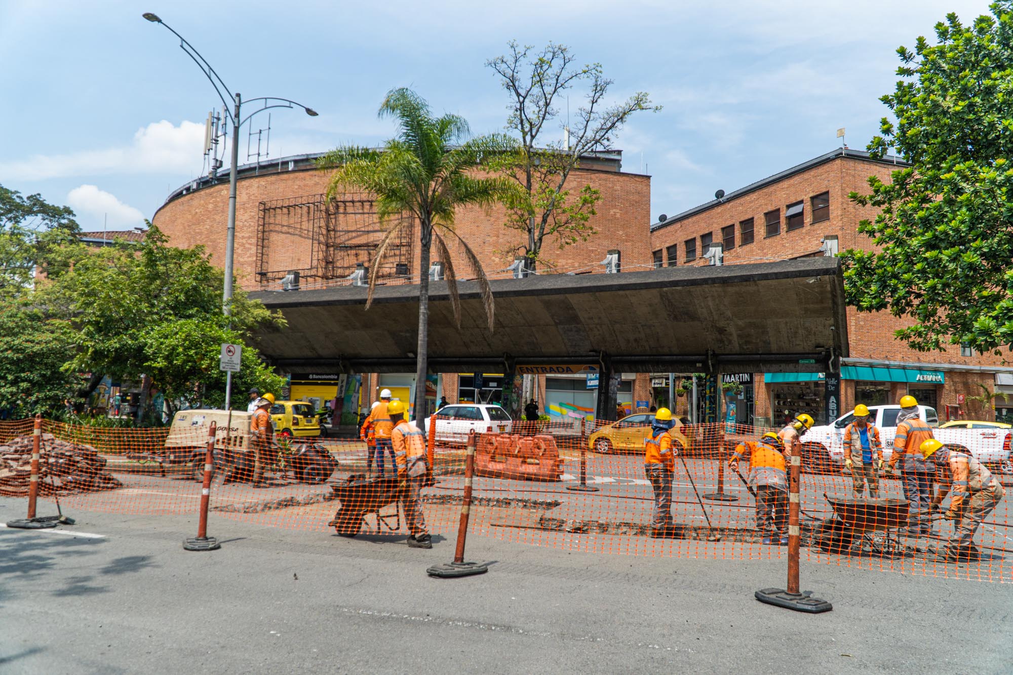 Avanza recuperación de la malla vial en la Comuna 15 de Medellín