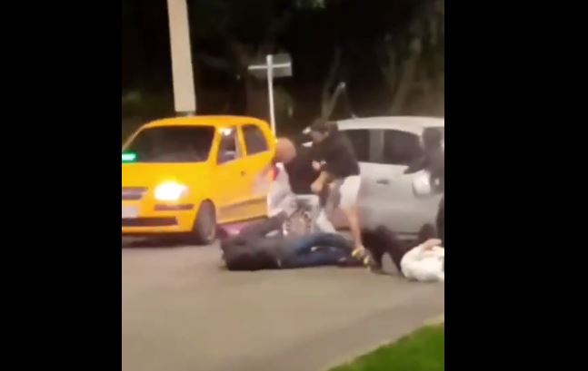 Video: accidente de tránsito en Envigado terminó en balacera
