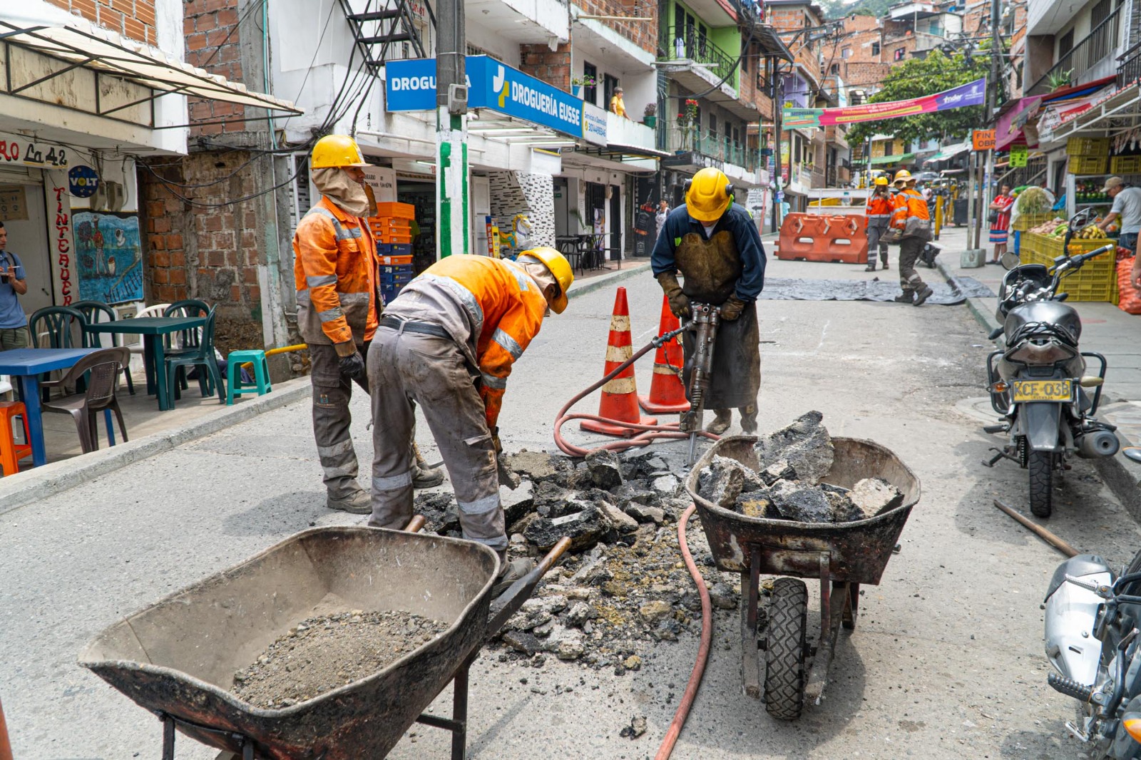 Popular será la tercera comuna de Medellín sin huecos