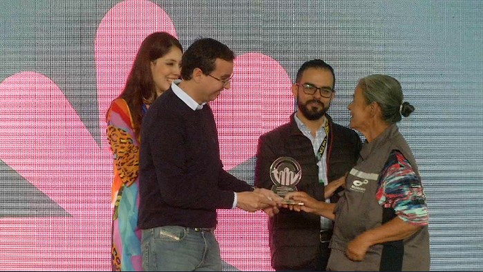 Recicladores de Medellín fueron reconocidos por su labor
