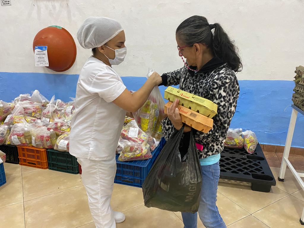 Avanza entrega de paquetes alimentarios a niños de Buen Comienzo