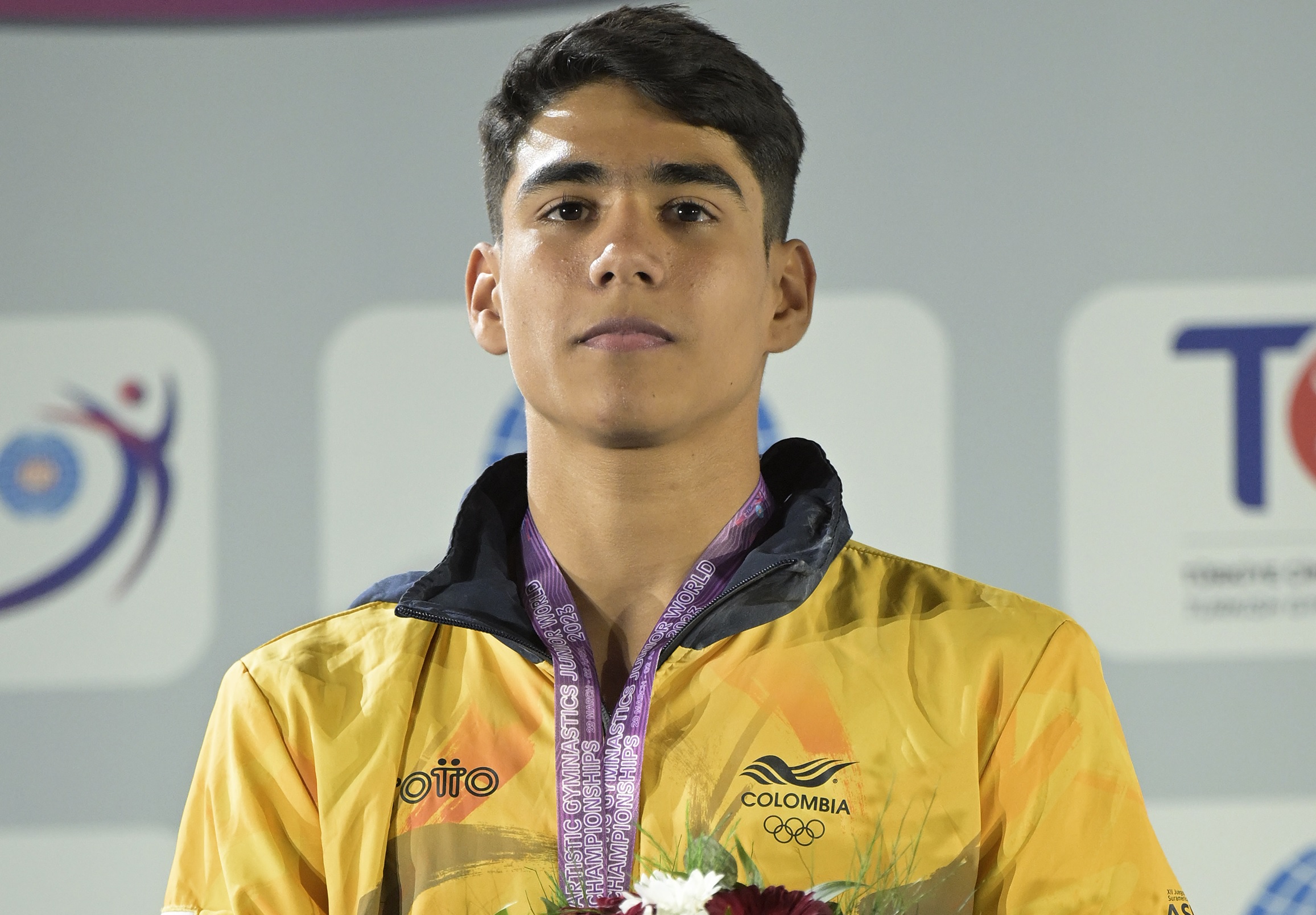Ángel Barajas subcampeón en mundial juvenil de gimnasia