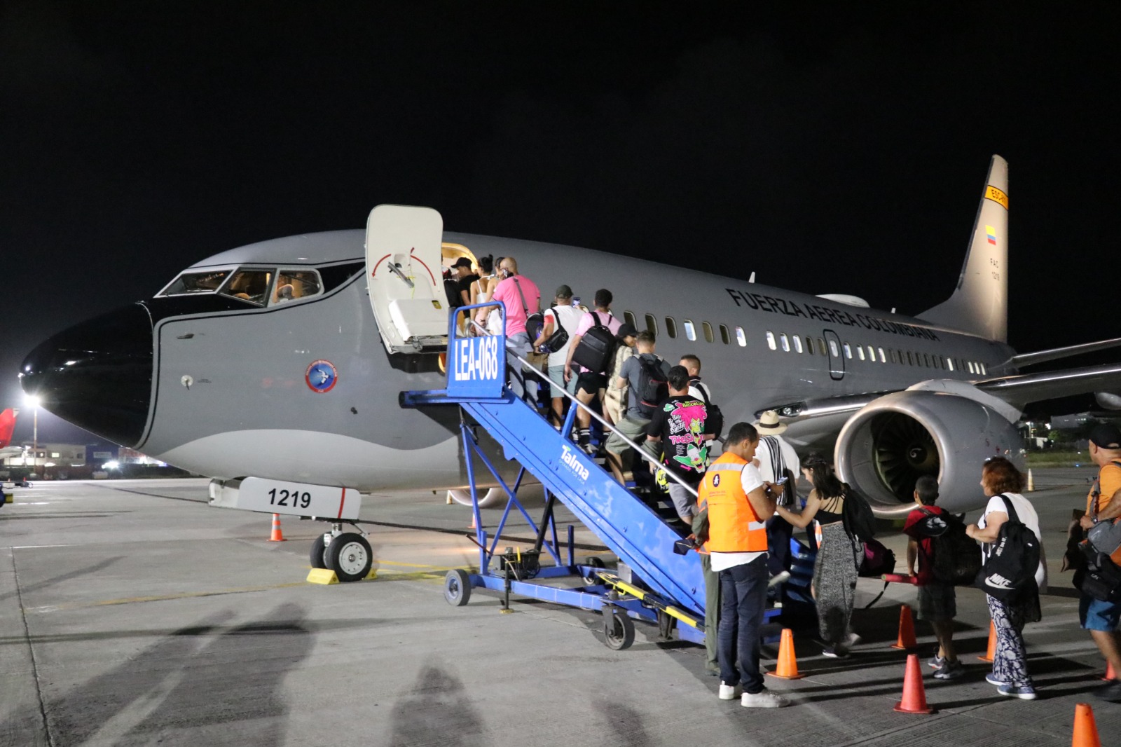 Fuerza Aérea dispone dos aviones para movilizar pasajeros