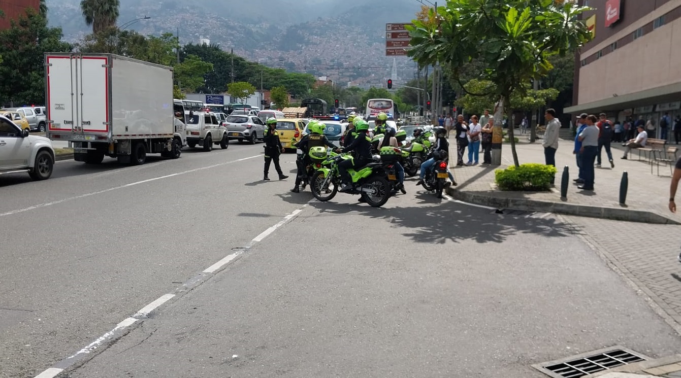 Video: Nuevo intento de robo a un banco en Medellín; se formó tremenda balacera