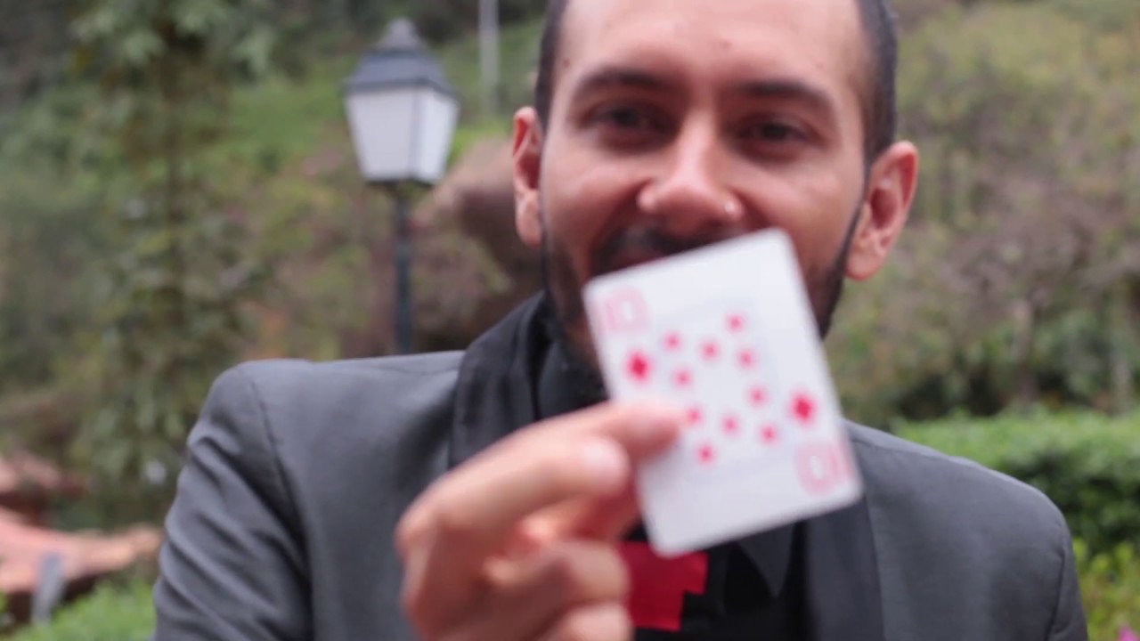 El mago colombiano que viajó a Ucrania para alegrar a niños y niñas