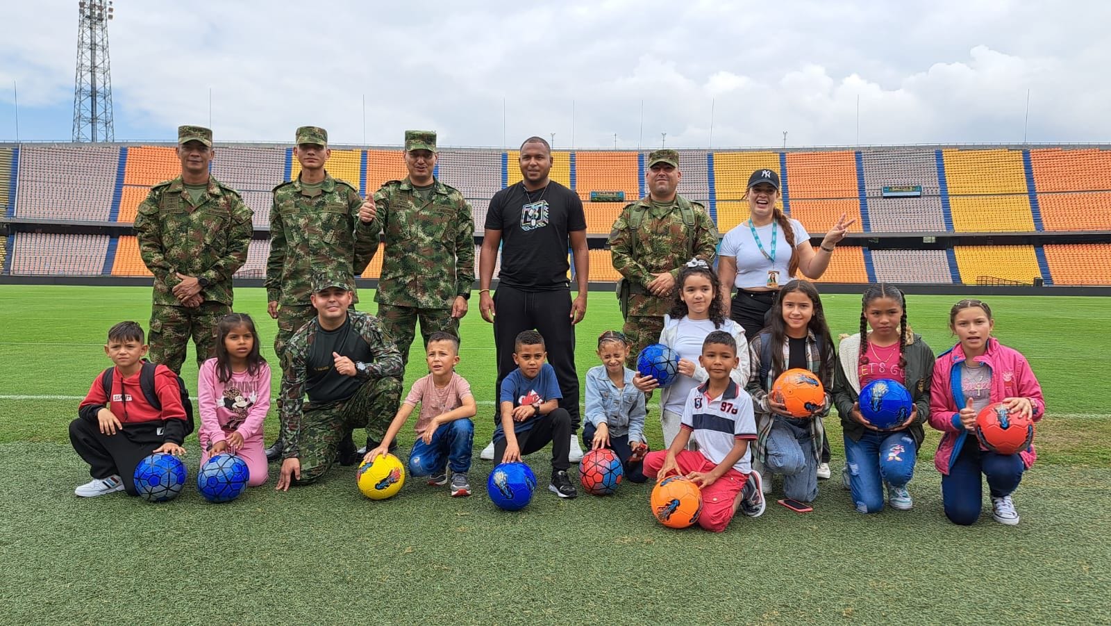 Niños, víctimas del conflicto armado de Anorí, visitaron Medellín