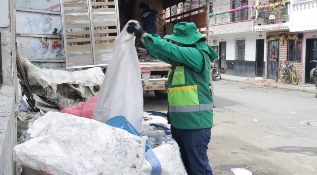 J.A.C. de El Bolo dignifica la labor de los recicladores de la Comuna 15 de Medellín