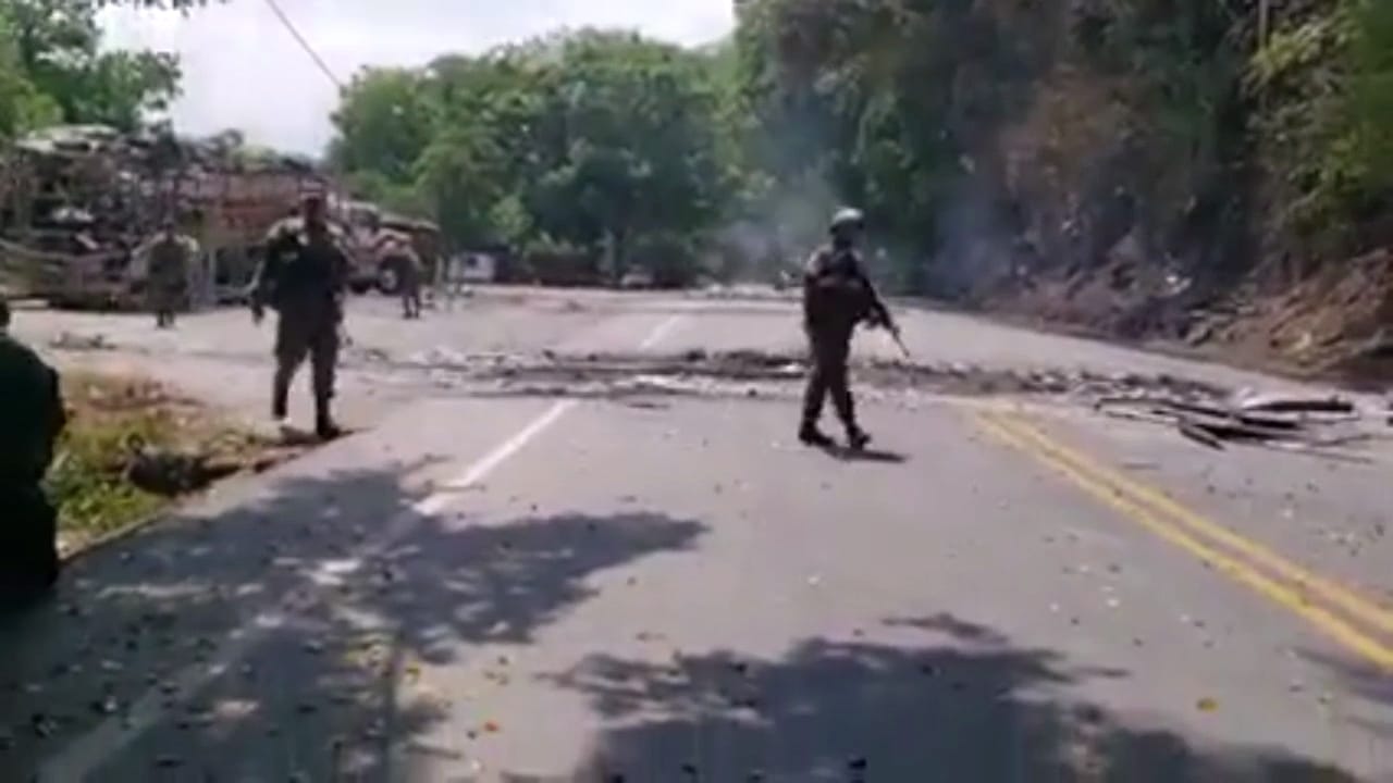 Ejército Nacional reporta hostigamientos en la vía Tarazá-Valdivia, Bajo Cauca antioqueño
