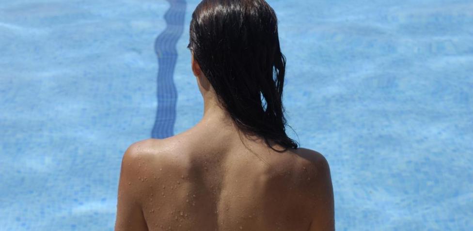 La ciudad que le permitirá a las mujeres meterse a piscina sin brasier